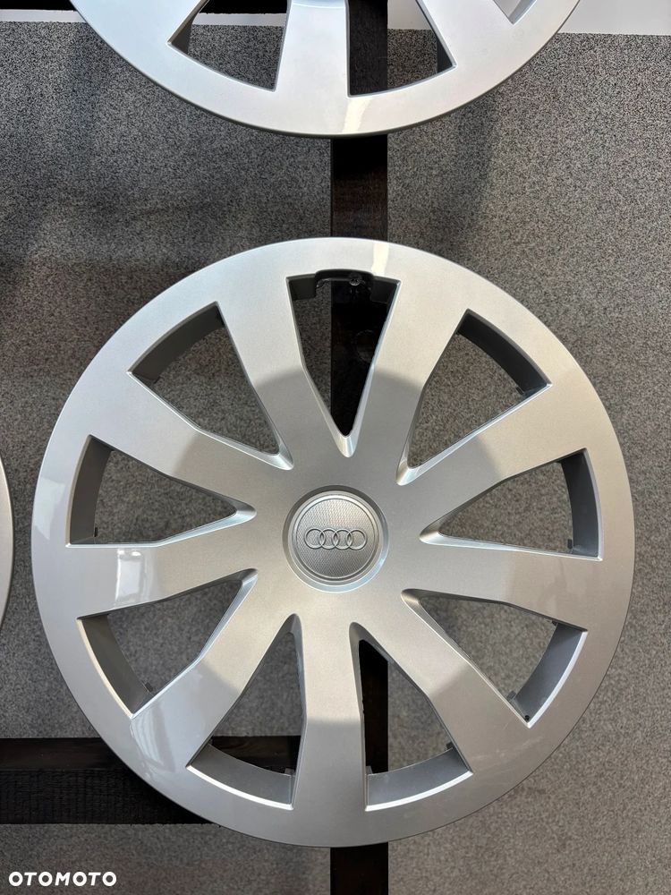 4 KOŁPAKI AUDI A1 82A 15'' NR. FABR. 82A. 601.147 - 4