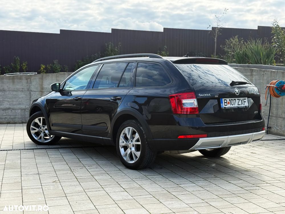 Skoda Octavia Combi 2.0 TDI 4x4 DSG RS - 21