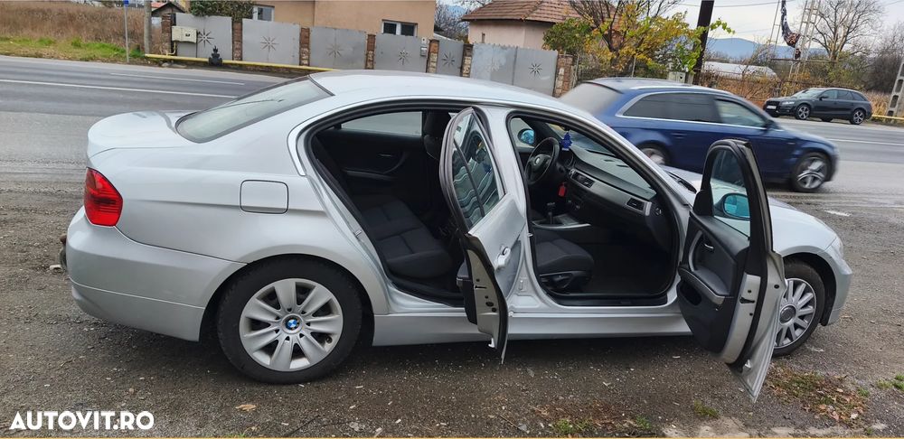 BMW Seria 3 325xi - 12