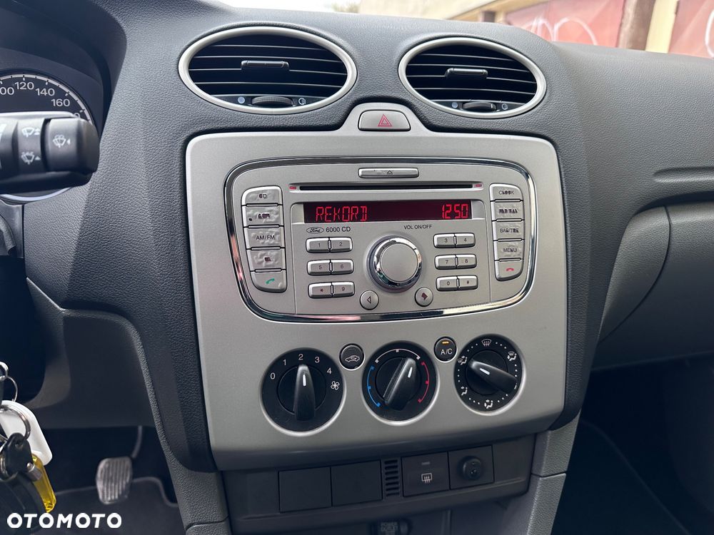 Ford Focus 1.6 Trend - 13