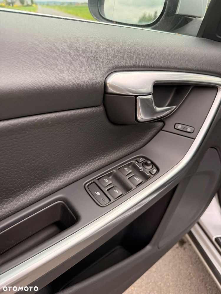 Volvo V60 D3 Kinetic - 12