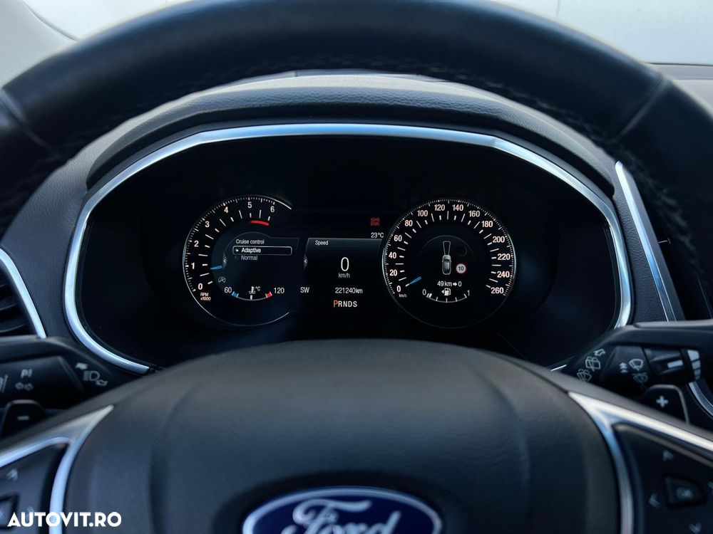 Ford Edge - 32