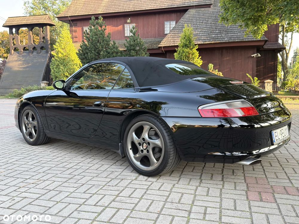 Porsche 911 Carrera - 4