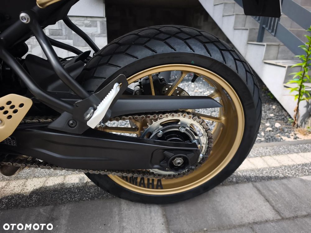 Yamaha XSR - 6