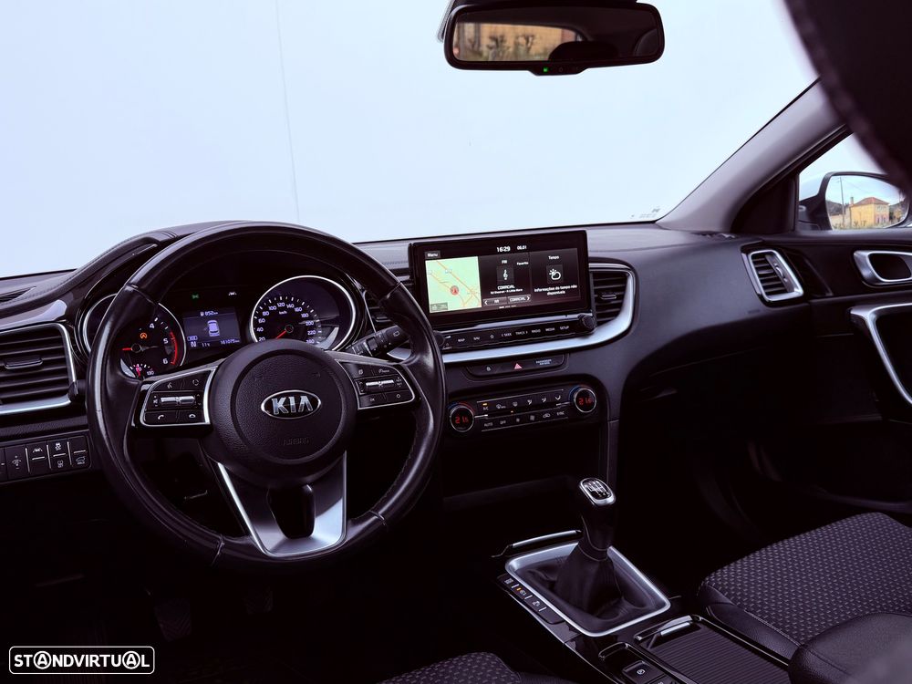 Kia Ceed SW 1.6 CRDi MHEV Drive - 23