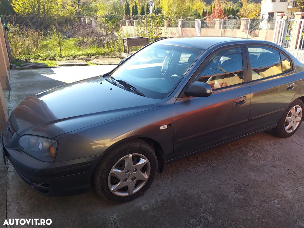 Hyundai Elantra 1.6 F/L - 18