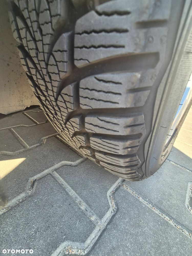 Volkswagen Golf 1.9 TDI 4Motion DPF Tour - 20