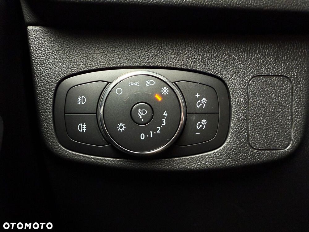 Ford Focus 1.0 EcoBoost mHEV ST-Line X - 17