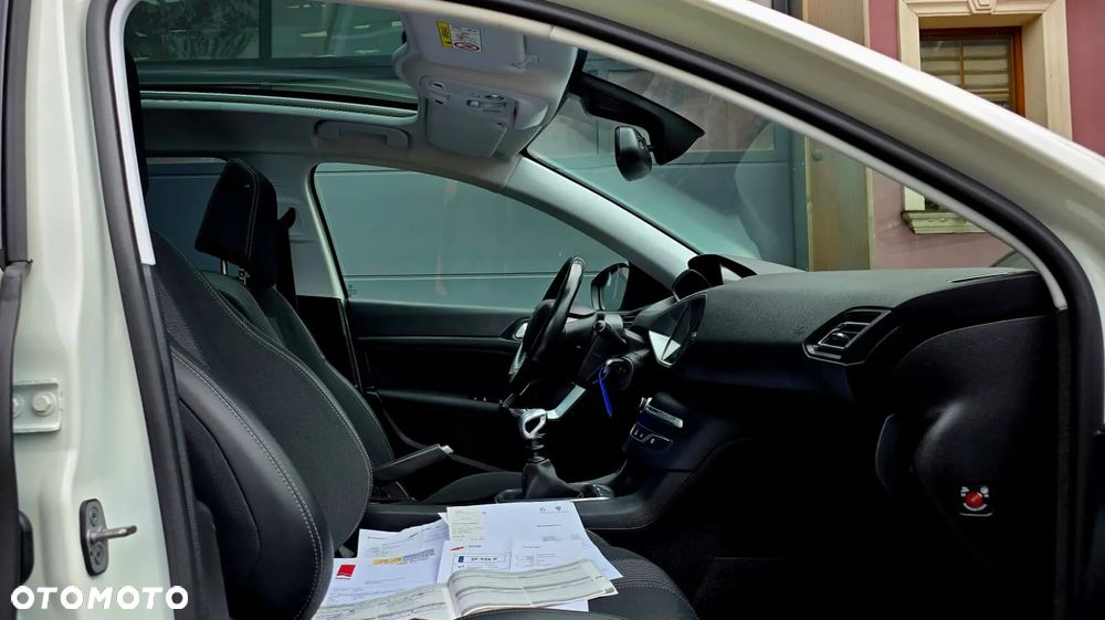 Peugeot 308 SW BlueHDi 130 Stop & Start Active Business-Paket - 17