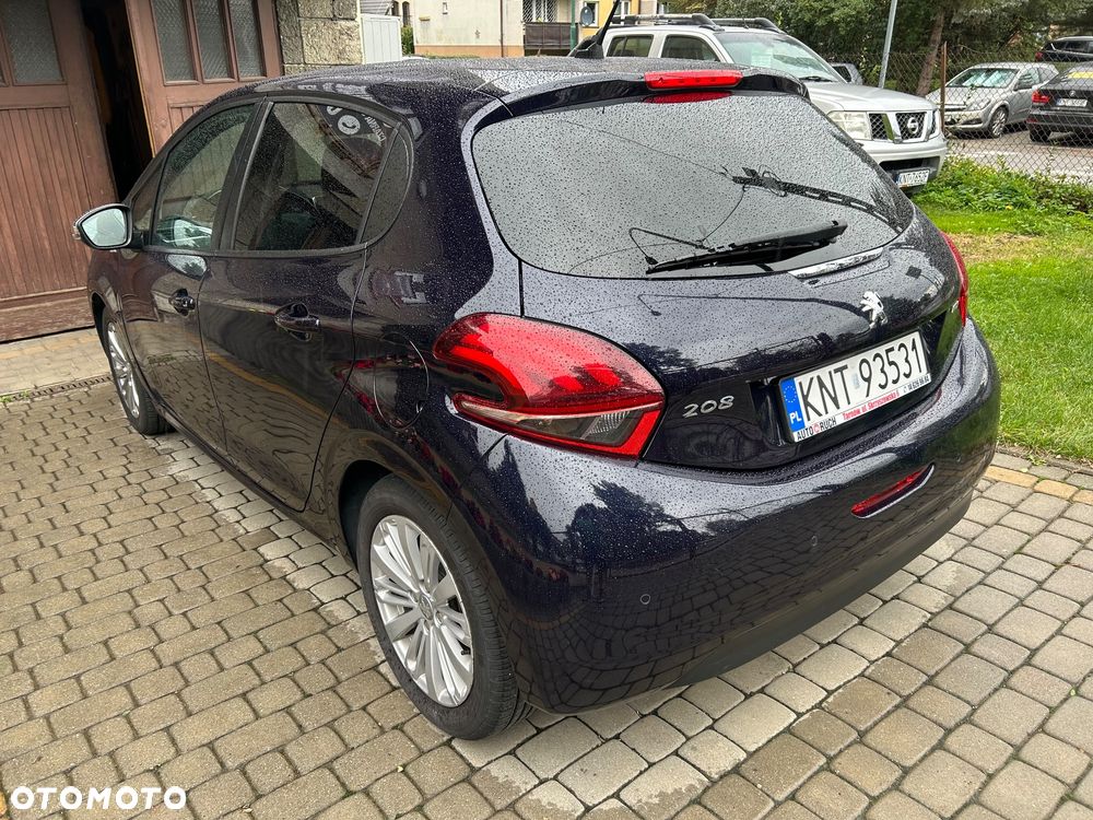 Peugeot 208 - 5
