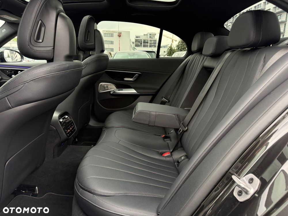 Mercedes-Benz Klasa E 220 d mHEV 4-Matic AMG 9G-Tronic - 29