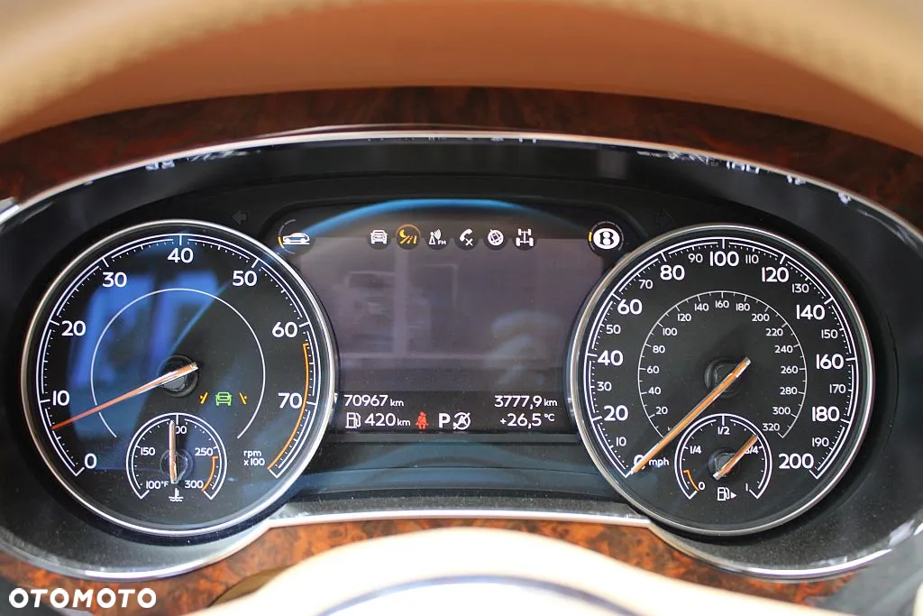 Bentley Bentayga W12 - 26