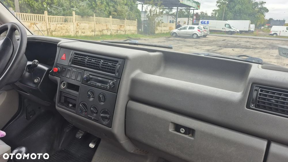 Volkswagen Transporter - 12