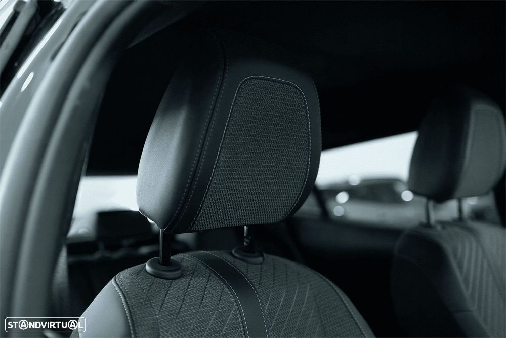 Peugeot 2008 1.2 Hybrid Allure e-DCS6 - 29