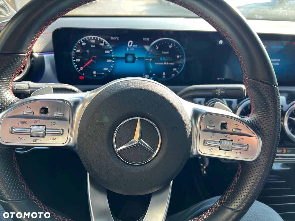 Mercedes-Benz CLA 180 AMG Line 7G-DCT - 22