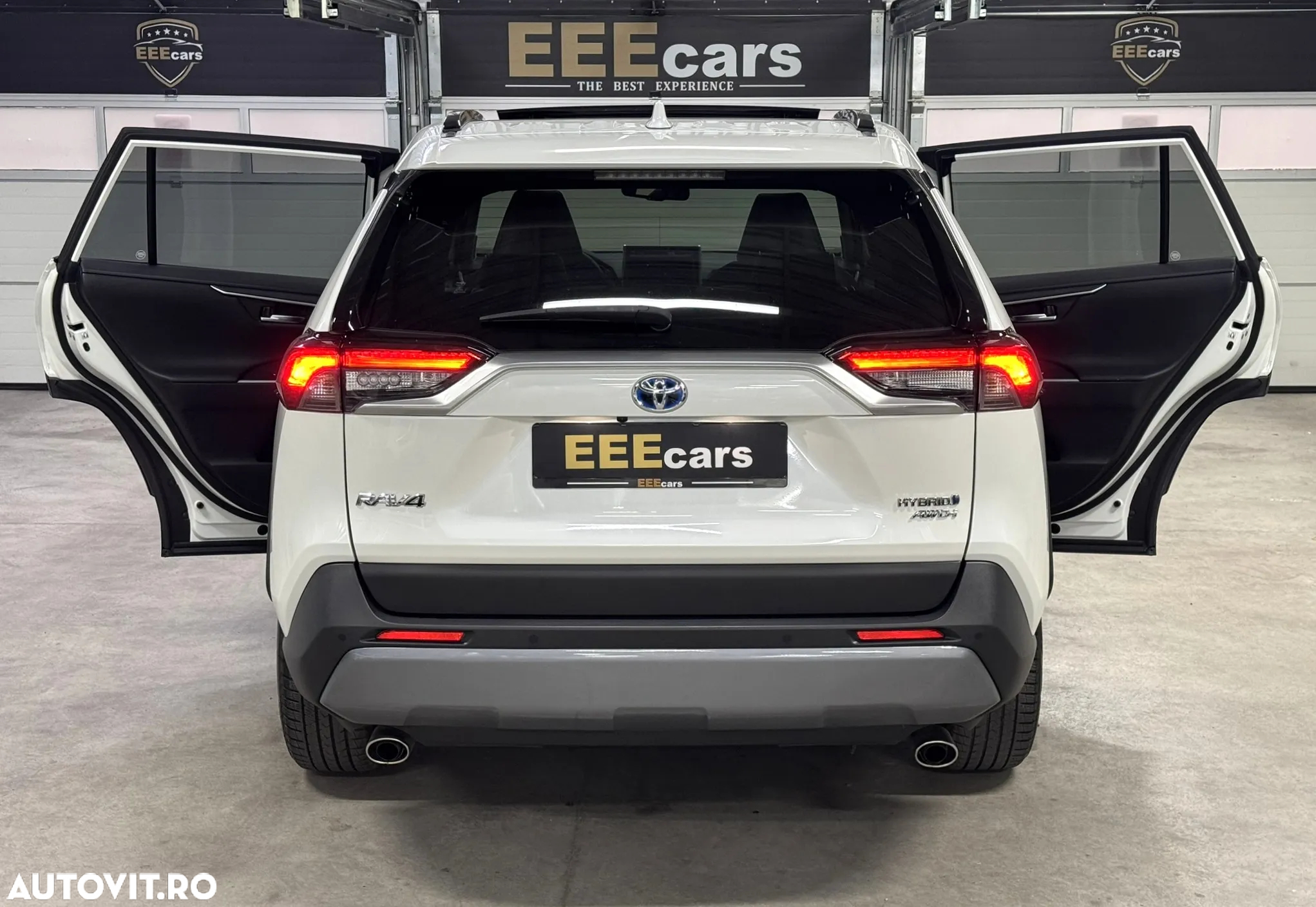 Toyota RAV4 2.5 Hybrid VVT-iE 4x4 Luxury - 29