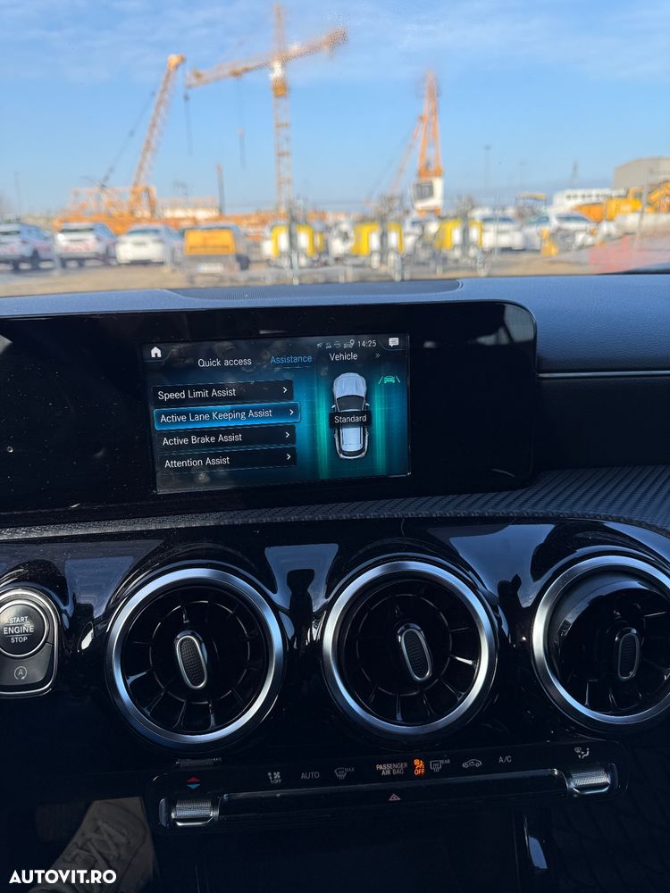 Mercedes-Benz CLA - 26