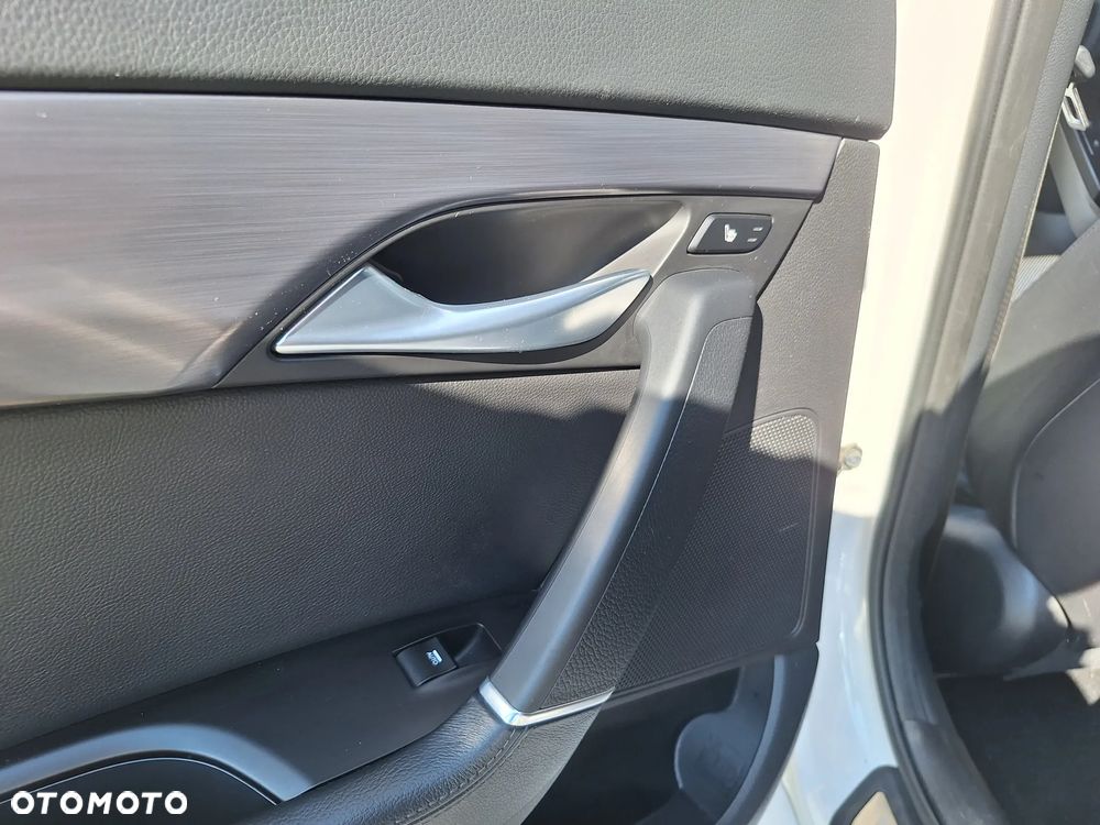 Hyundai i40 Kombi blue 1.7 CRDi DCT Premium - 12