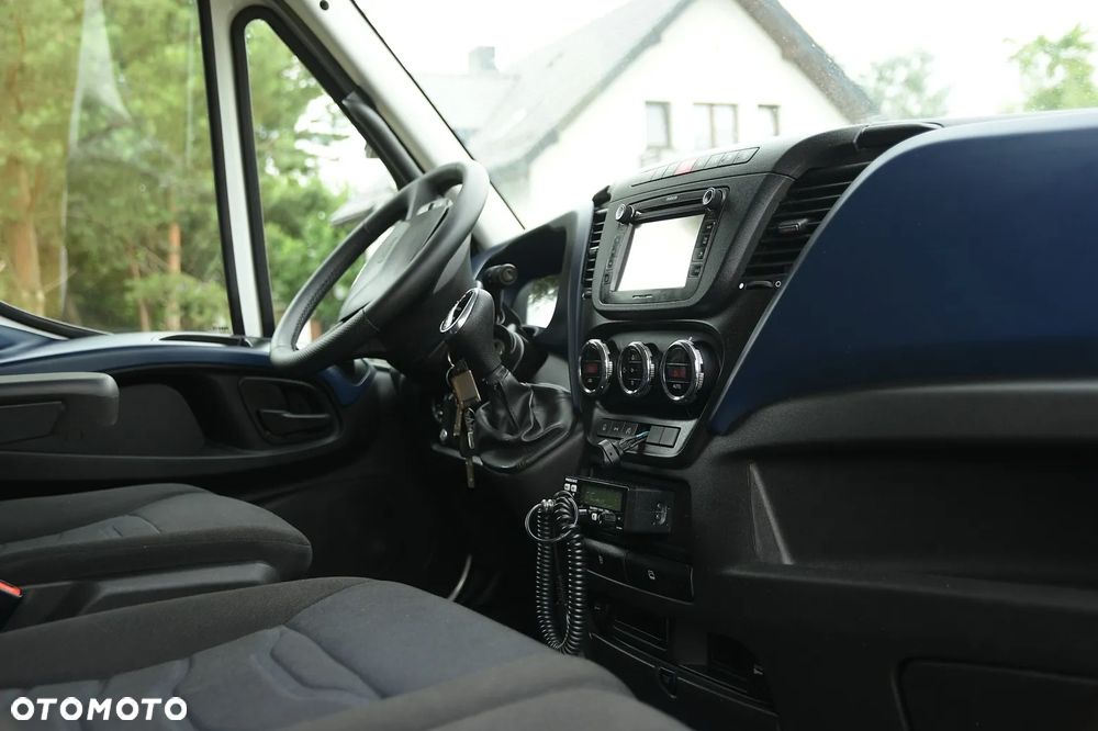 Iveco DAILY 35C180 * KONTENER Izoterma * HiMATIC * WINDA DHOLLANDIA * Salon Polska * - 24