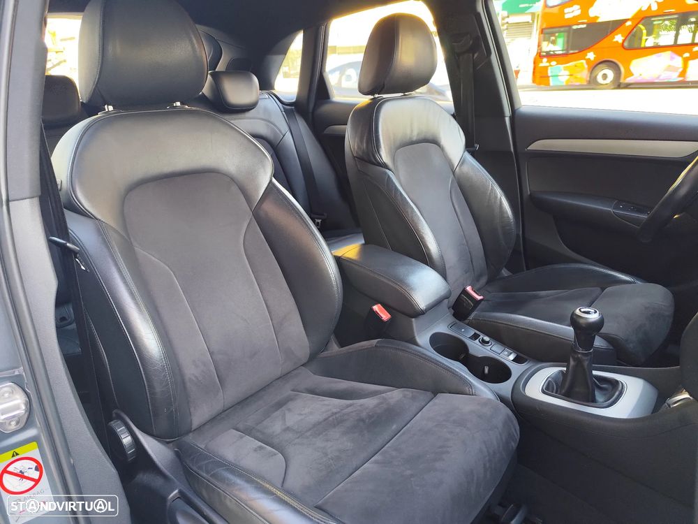 Audi Q3 2.0 TDI Business Line S-line - 12