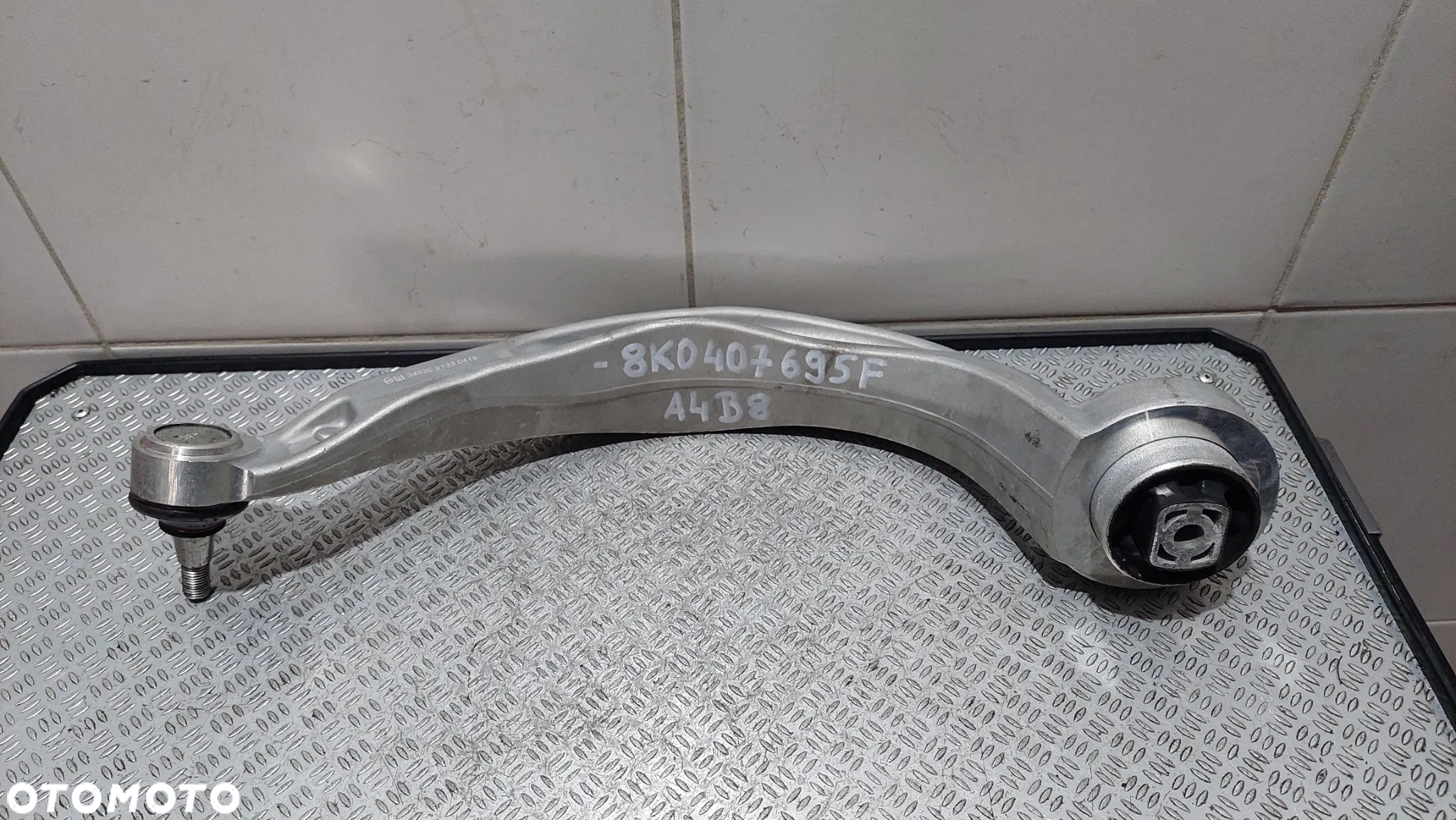 WAHACZ LEWY PRZÓD AUDI A4 B8 R2009 NR 8K0407695F ZAMIENNIK- JAK NOWY - 4