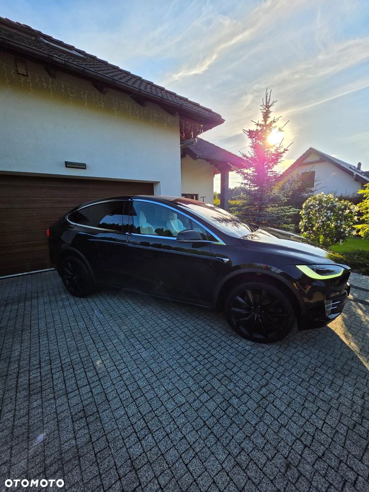 Tesla Model X Long Range Plus - 11