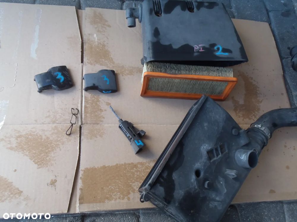 obudowa filtra powietrza zatrzaski termostat rura  fiat uno punto I lancia seicento spi cinquecento sporting 1.1 1.2 8v - 2