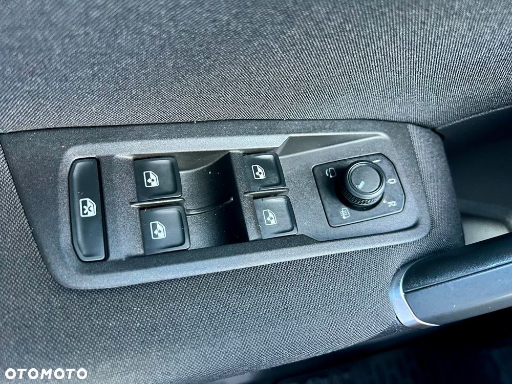Volkswagen Touran 2.0 TDI BMT SCR Comfortline - 31