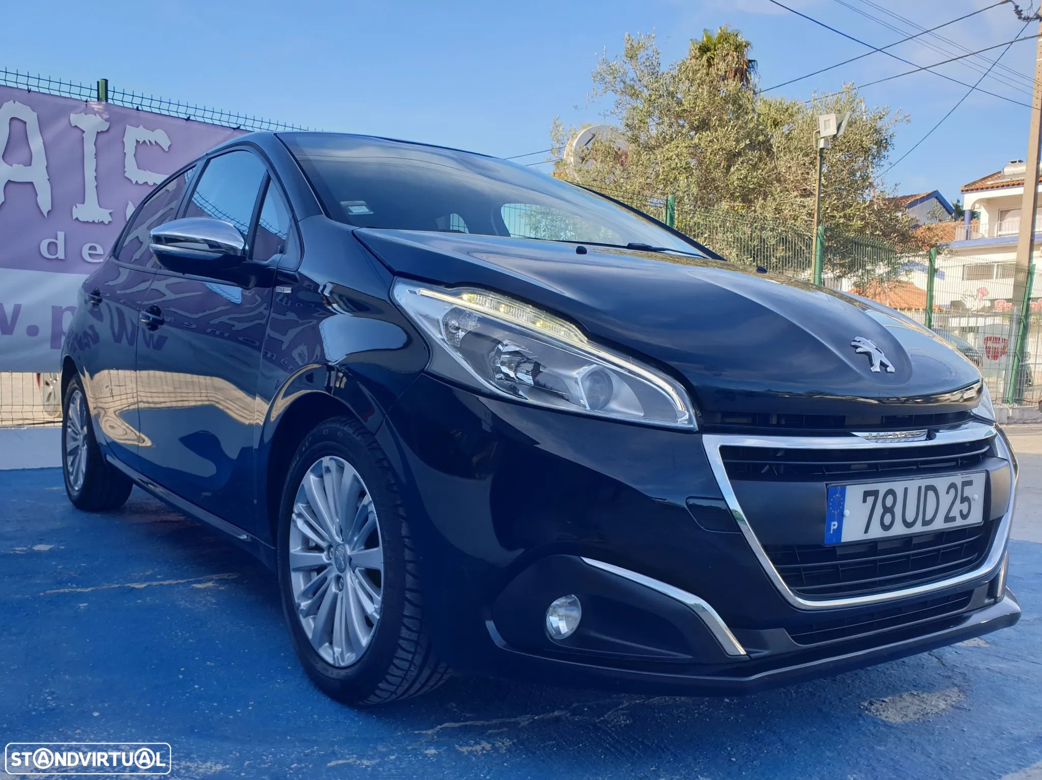 Peugeot 208 1.6 BlueHDi Style - 1