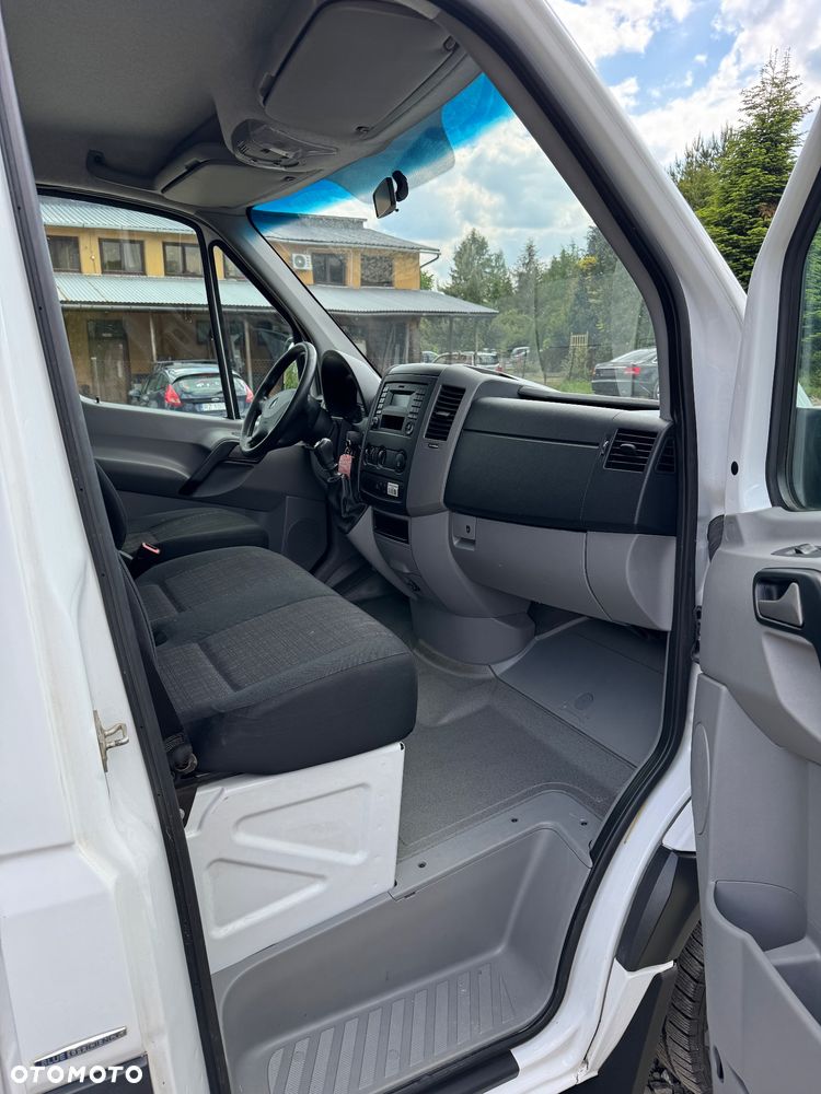 Mercedes-Benz Sprinter - 11