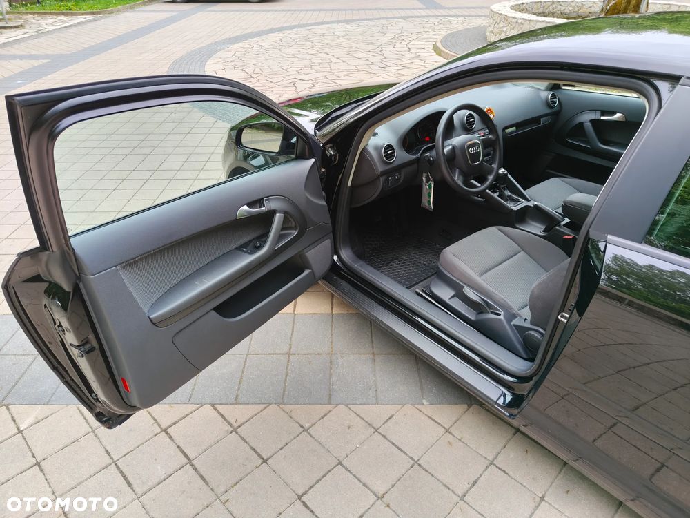 Audi A3 3-drzwiowe 1.6 FSI Ambiente - 18