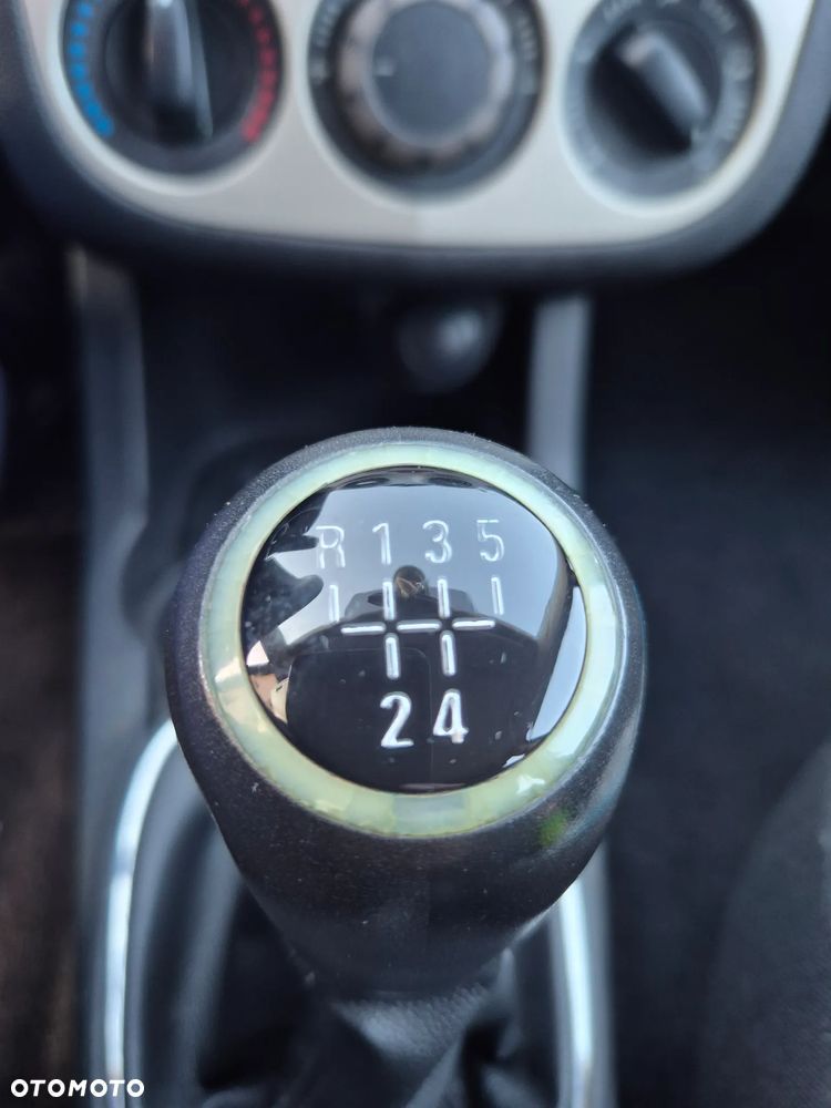 Opel Corsa 1.2 16V Easytronic Cosmo - 9