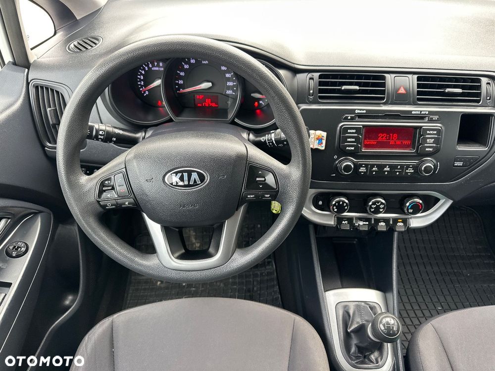 Kia Rio - 19