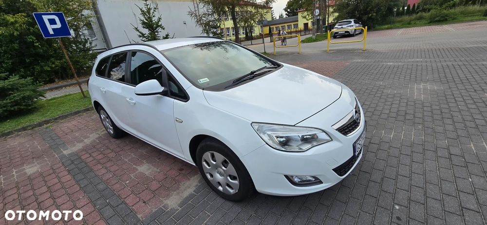 Opel Astra 2012 photo 3