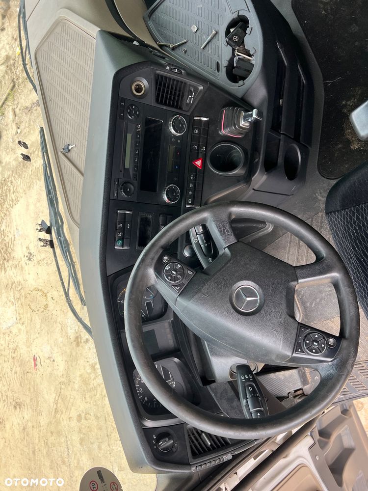 Mercedes-Benz Actros - 7