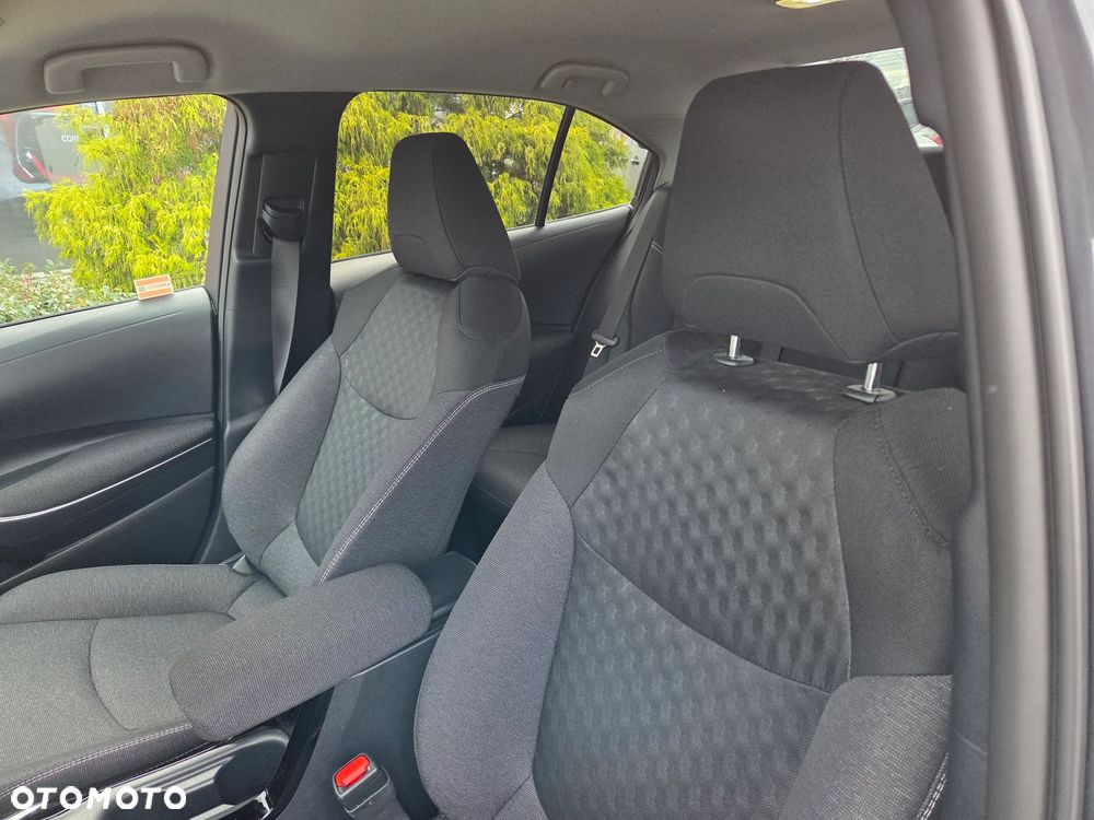 Toyota Corolla - 12
