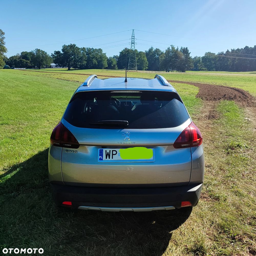 Peugeot 2008 1.2 Pure Tech Allure S&S - 12