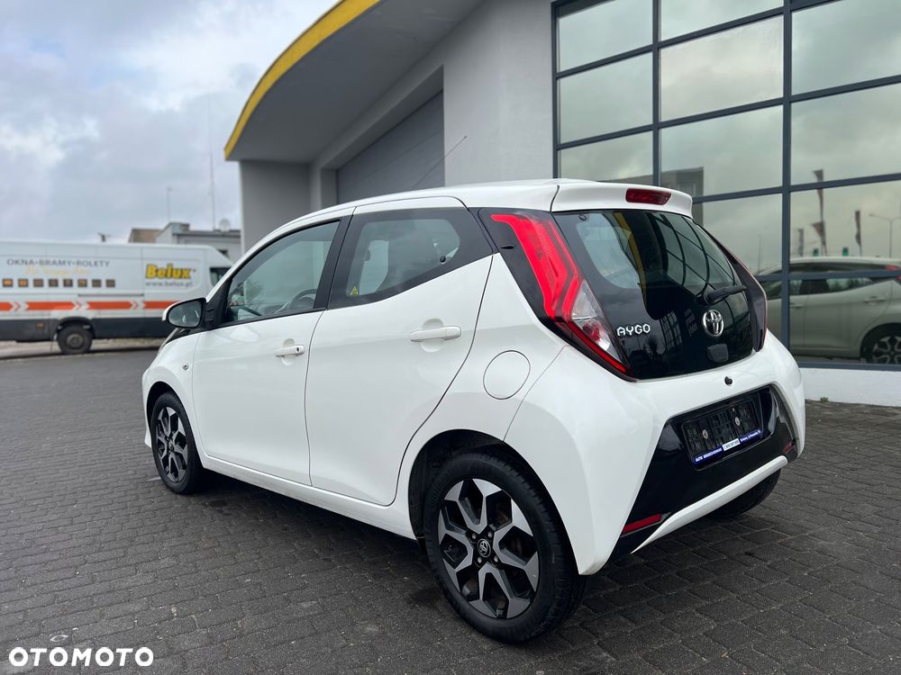 Toyota Aygo x-clusiv - 6