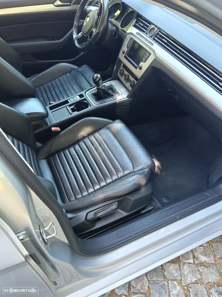 VW Passat Variant 2.0 TDI (BlueMotion ) Trendline - 13