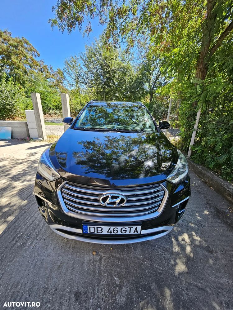 Hyundai Grand Santa Fe - 2
