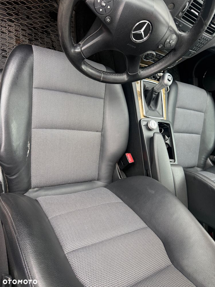 Mercedes-Benz Klasa C 220 CDI Avantgarde - 5
