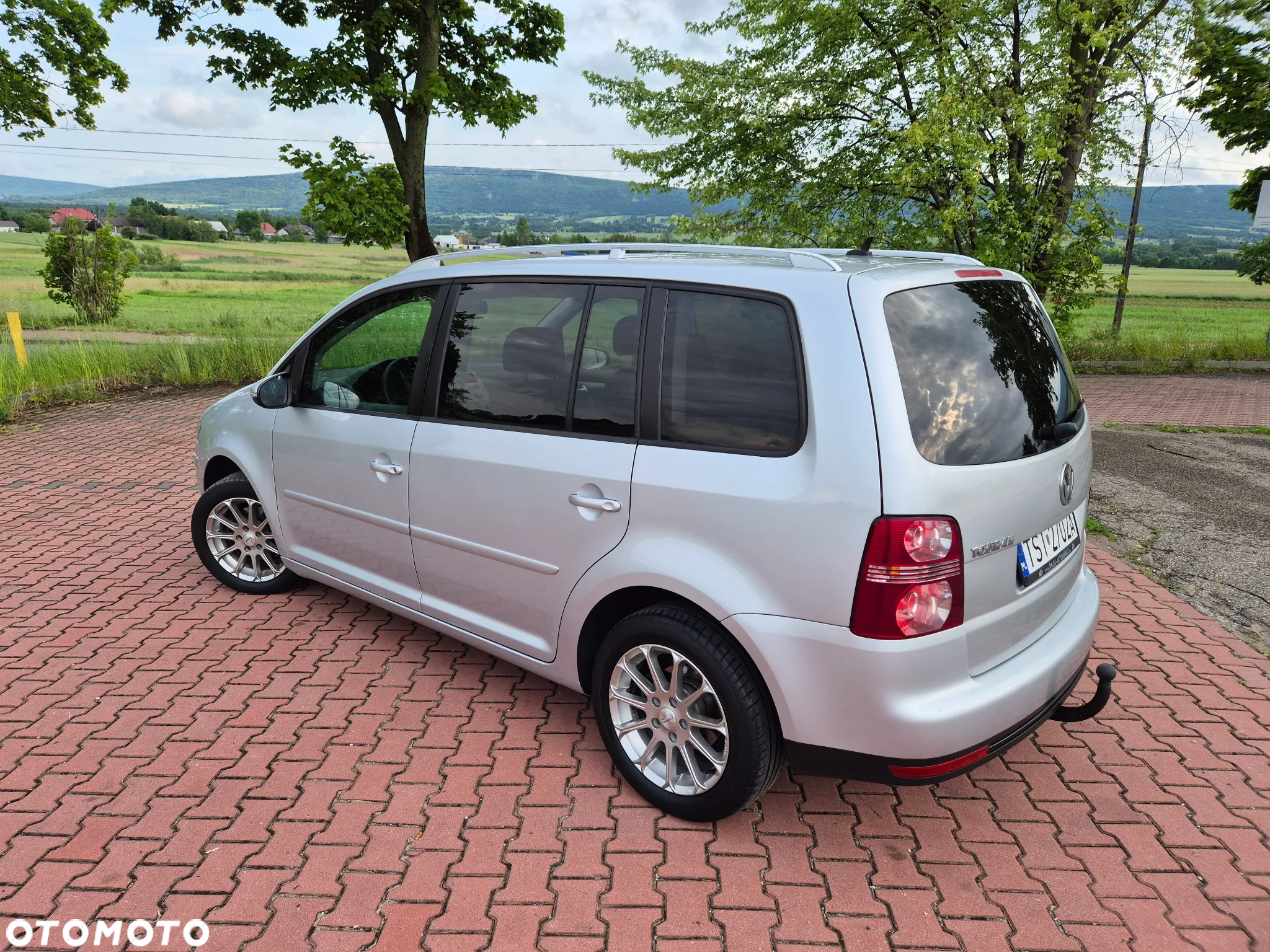 Volkswagen Touran 1.6 Conceptline - 2
