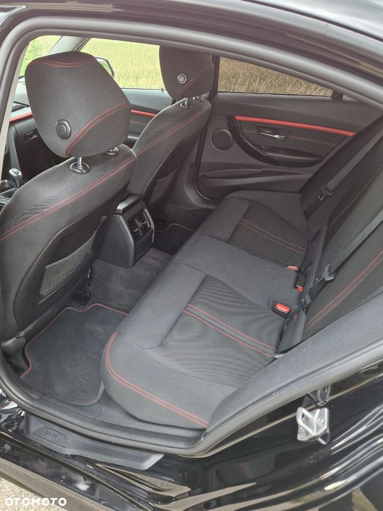 BMW Seria 3 320i Luxury Line - 10