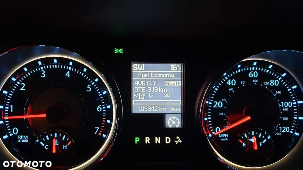 Chrysler Town & Country 3.6 Limited - 10
