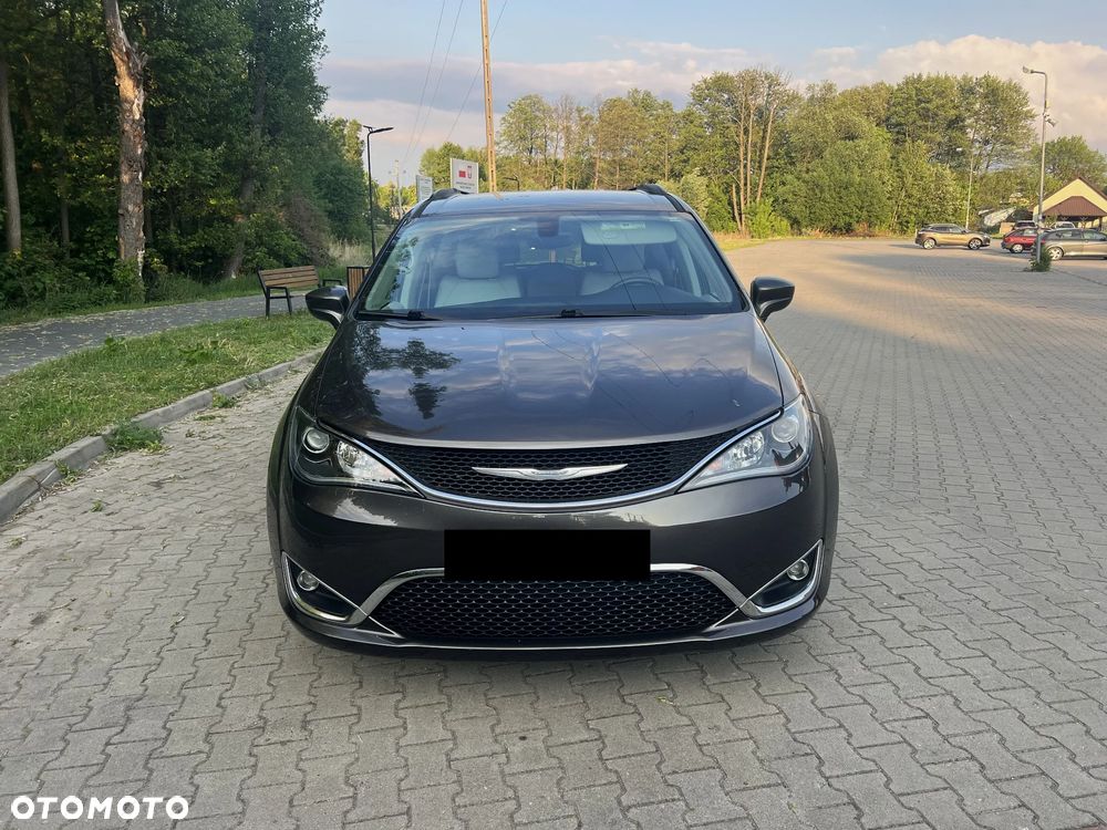 Chrysler Pacifica - 6