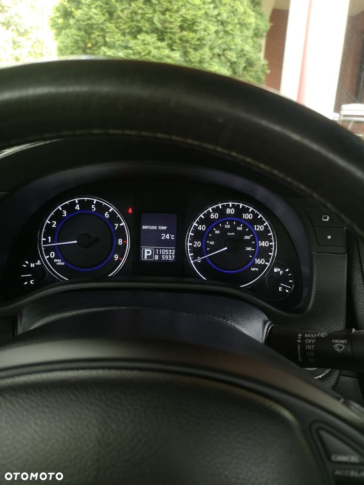 Infiniti G G37 - 8
