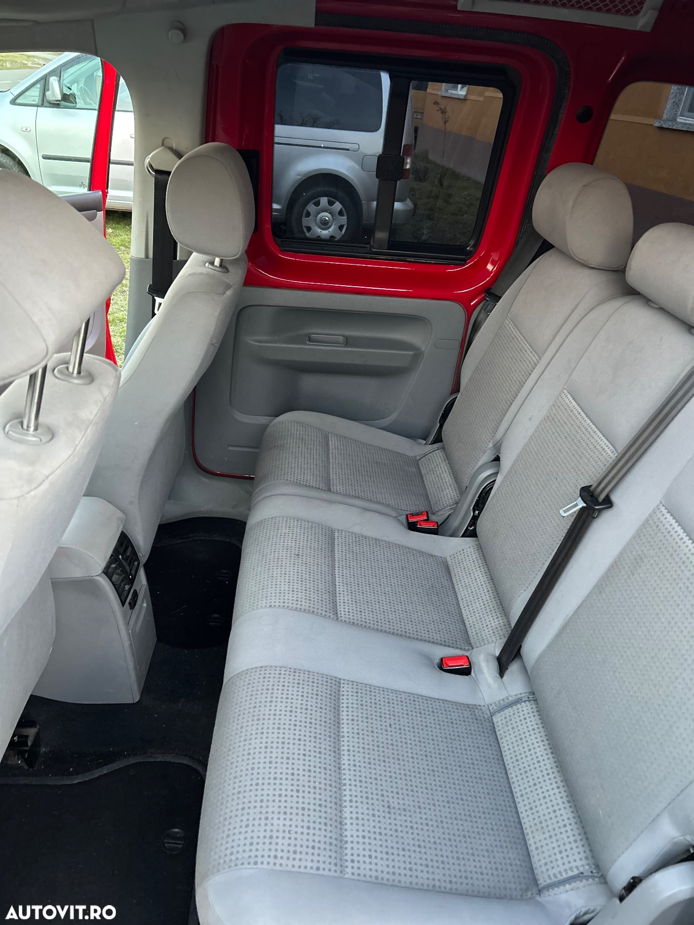 Volkswagen Caddy 1.9 TDI DPF 4MOTION Life Style (7-Si.) - 11