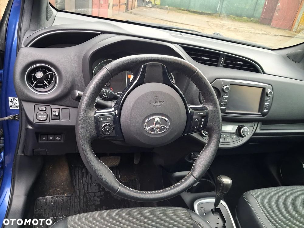 Toyota Yaris Hybrid 100 Dynamic EU6 - 21