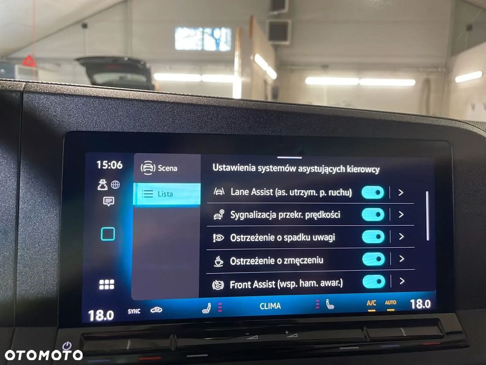 Volkswagen Caddy Maxi Life 2.0 TDI 102 KM manual 7 osób - 20