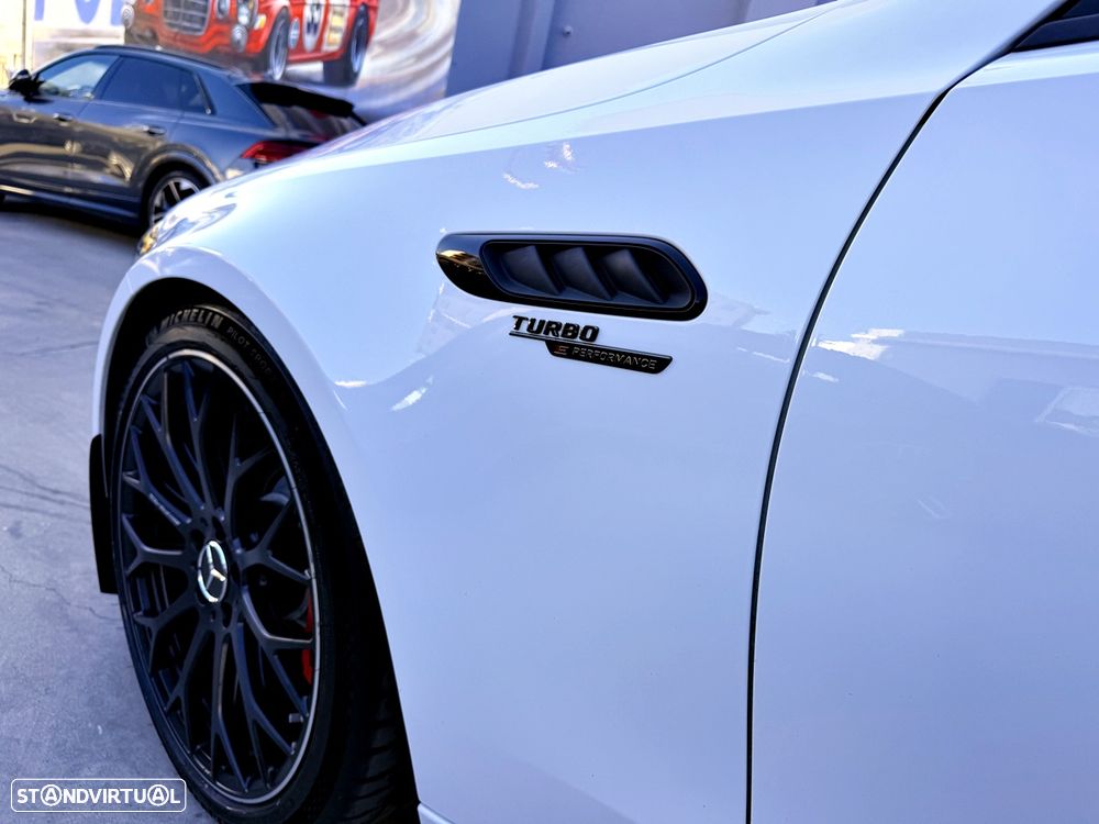 Mercedes-Benz C 63 AMG S - 54